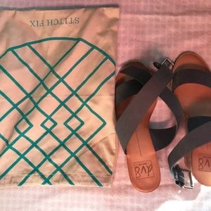 DV8-STITCH FIX-LILLI FAUX SUEDE WEDGE-GREY SIZE 9